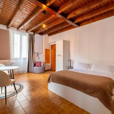 Bronze Studio In By Wonderful Italy Como
